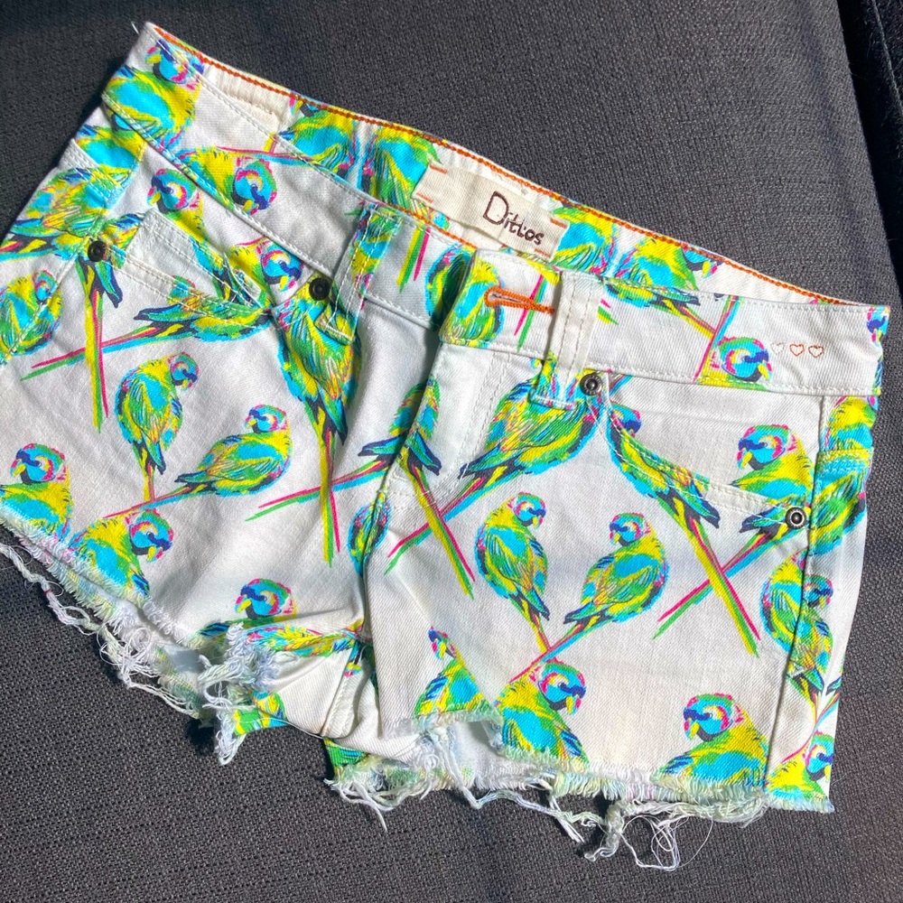 Ditto tropical shorts